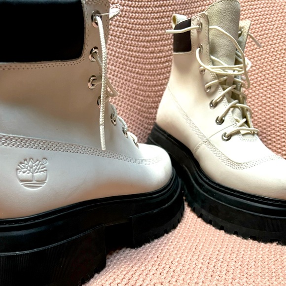 Timberland Shoes - TIMBERLAND women NEW 9.5 COOL WHITE UNWORN!!